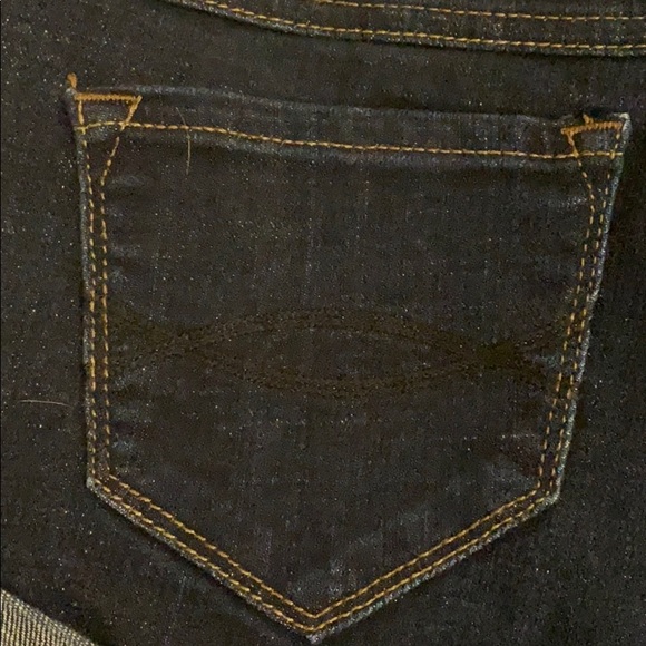 abercrombie low rise dark wash jean shorts - Picture 6 of 7